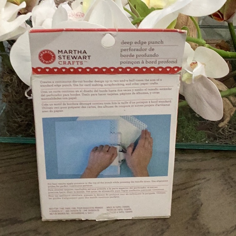 NWB Martha Stewart deep Edge Punch Heartbeat - Picture 2 of 5
